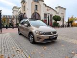 Volkswagen Golf Sportsvan 2.0 TDI DSG SOUND/ACC/PANO/AHK/8f - Volkswagen Golf Sportsvan: 2.0