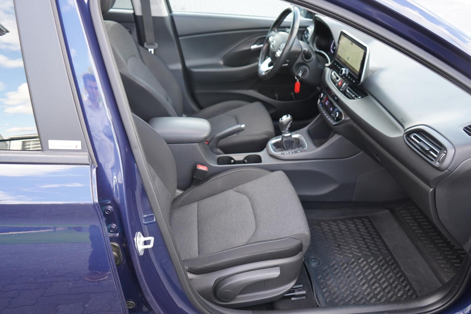 Hyundai i30 1.5 LED Navi Panorama Kamera Tempomat DAB