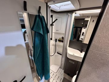 HYMER  ERIBA  HYMERCAR ML-T CrossTrail 580 4x4 Winterpaket XL Bett