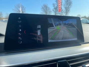 Fahrzeugabbildung BMW 520 d Touring Sport Line Aut. AHK ACC HUD uvm.