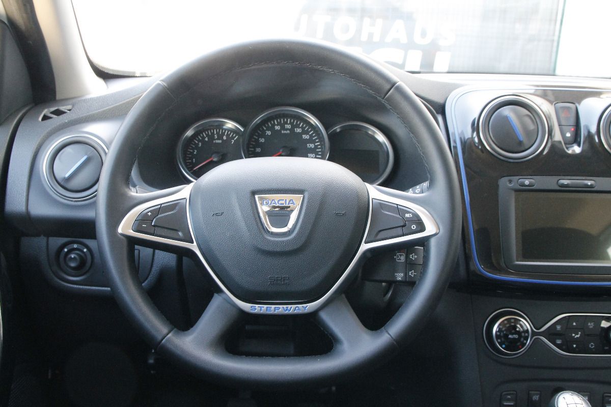 Fahrzeugabbildung Dacia Sandero II Stepway Celebration