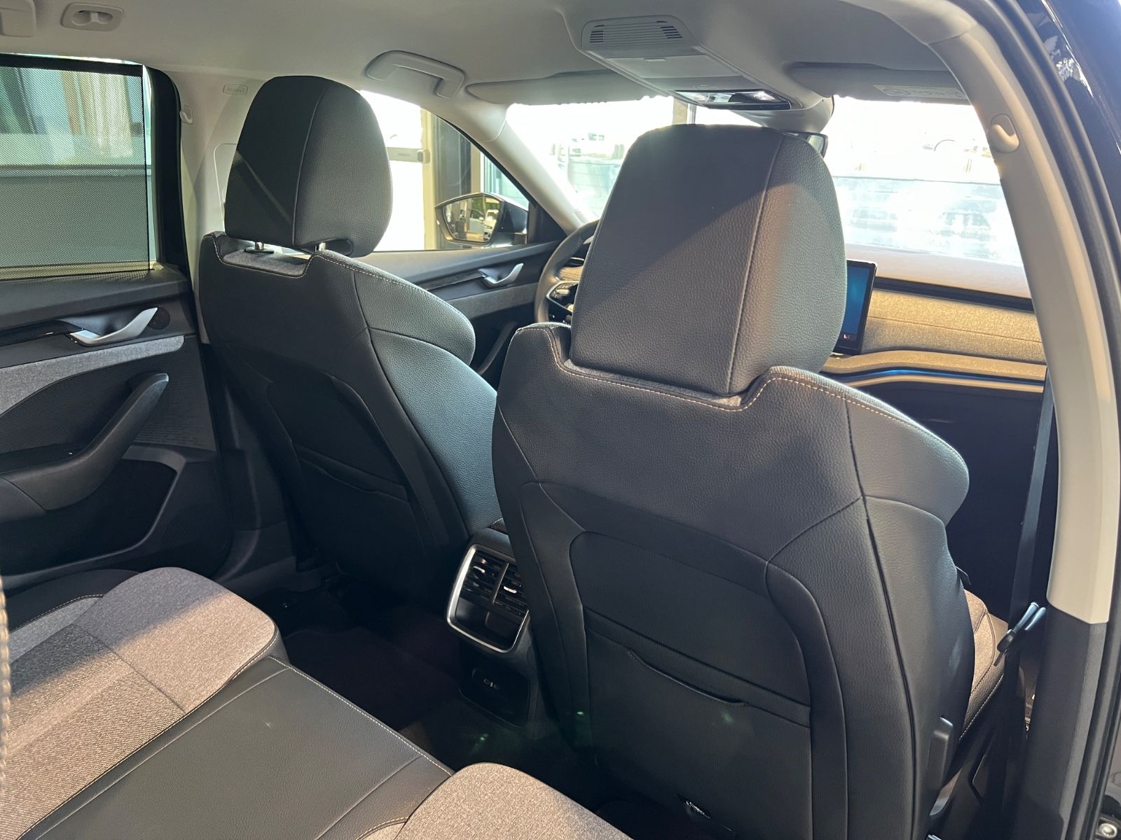 Skoda Octavia Combi 2.0TDI*AHK*LED*NAVI*LANEASSIST foto 21