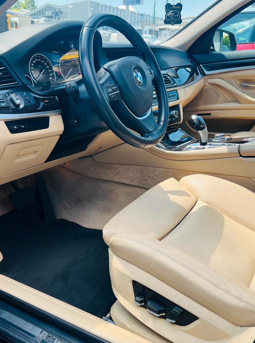 BMW xDrive Pano Standhzg. Navi PDC Xenon Scheckheft