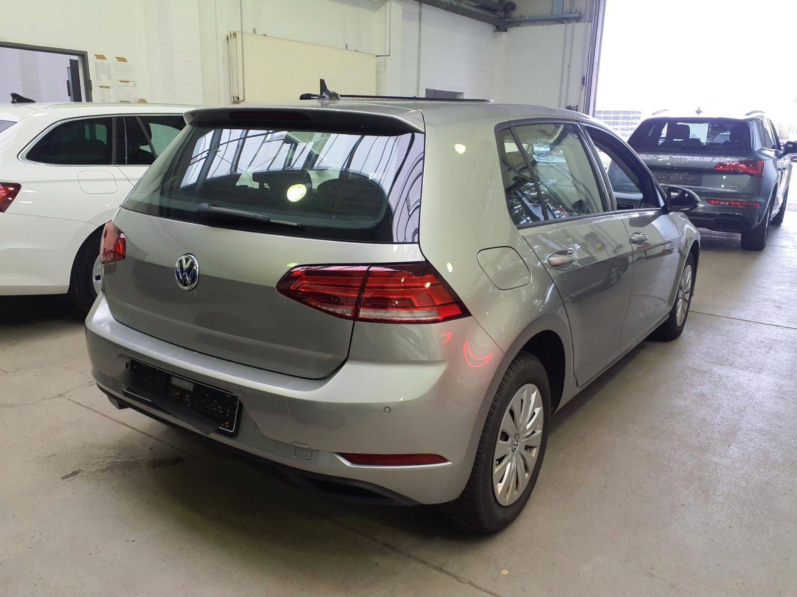 Fahrzeugabbildung Volkswagen Golf VII LIM. SITZH. TELVOR 8-FACH 4T. PDC 1.HD