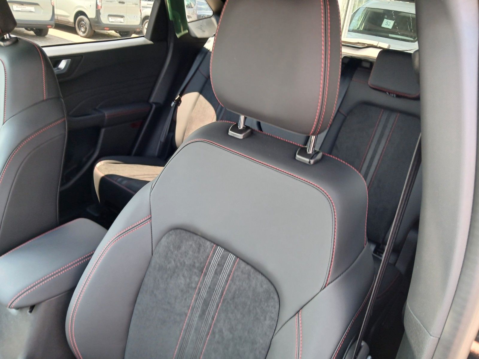 Fahrzeugabbildung Ford Kuga Hybrid ST-Line X