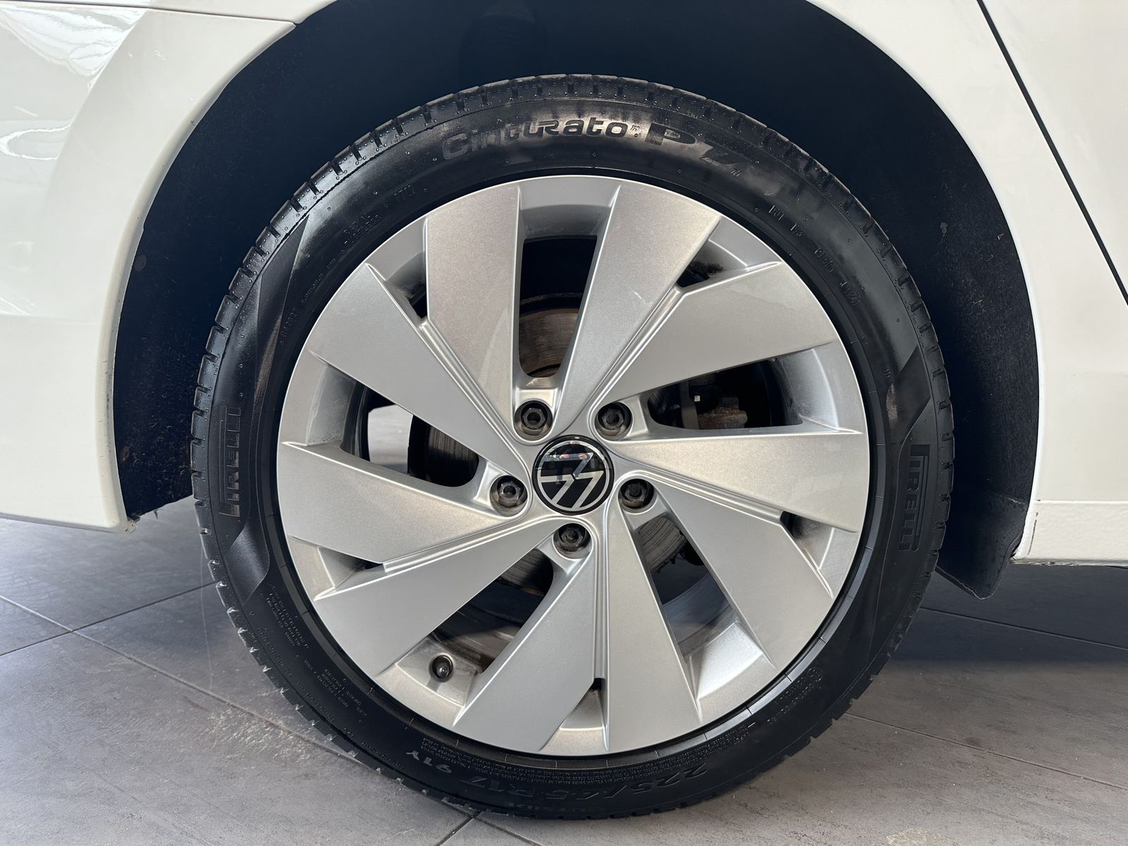 Fahrzeugabbildung Volkswagen Golf Variant 2.0 TDI DSG Style NAV+LED+H&K+PANO