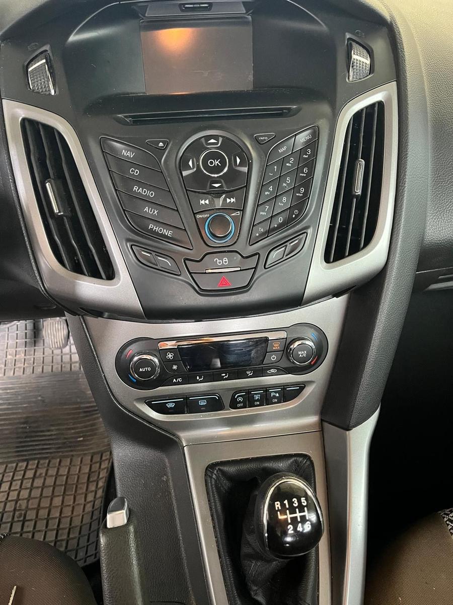 Ford Focus 2014 — photo 5