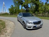 Mercedes-Benz E 63 AMG /Pano/Memory-Massage/Keyless/Airmatic - Mercedes-Benz E 63 AMG aus 2009