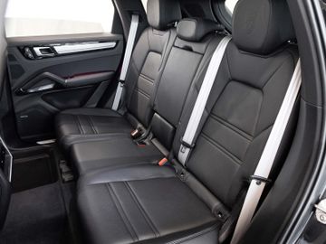 Porsche Cayenne - 11