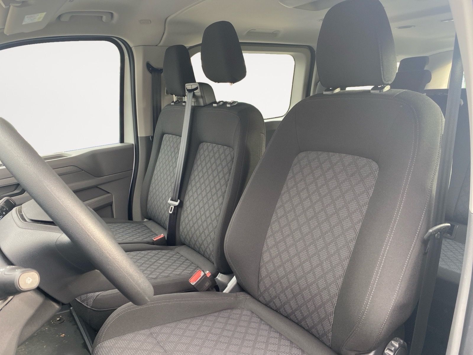 Fahrzeugabbildung Volkswagen T7 Kombi Klima Exterieurpaket Ganzjahresreifen