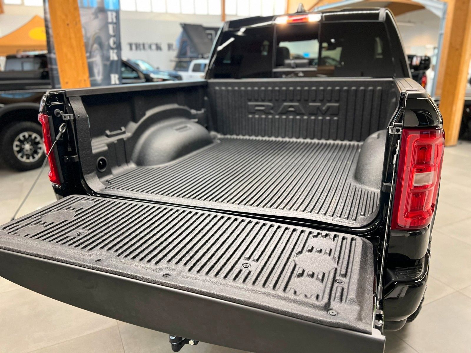 Fahrzeugabbildung Dodge RAM 1500 Laramie Sport 3.0L RTR Umbau