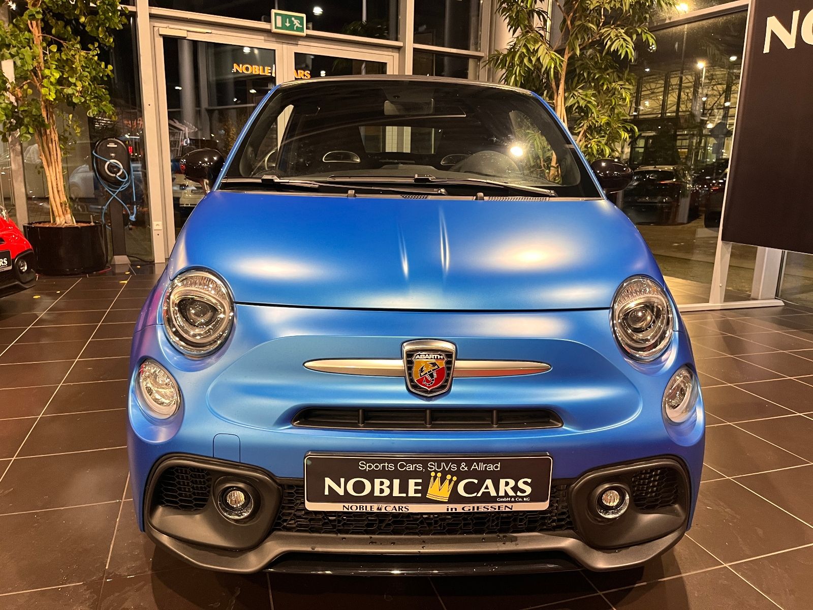 Fahrzeugabbildung Abarth 595C -BLAU MATT- BEATS XEN CARPLAY DAB ALU