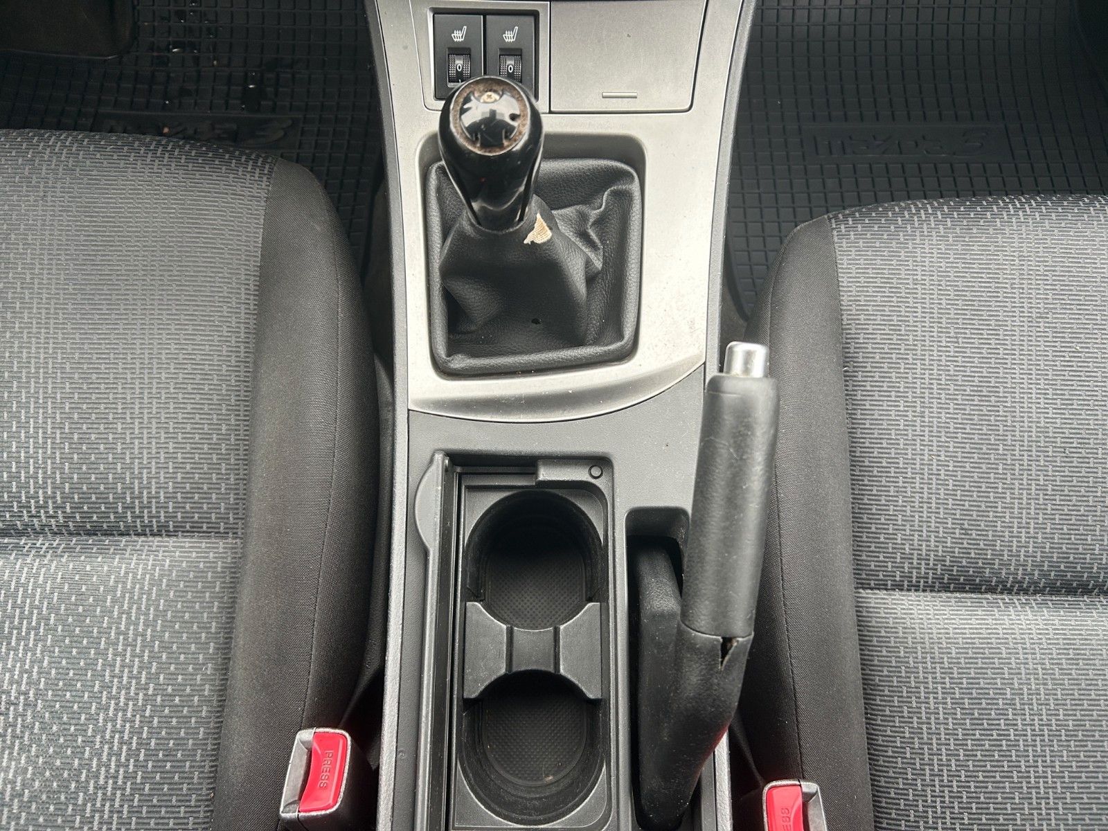 Fahrzeugabbildung Mazda 3 Lim. Center-Line/Service Neu/Navi/Sitzheizung/