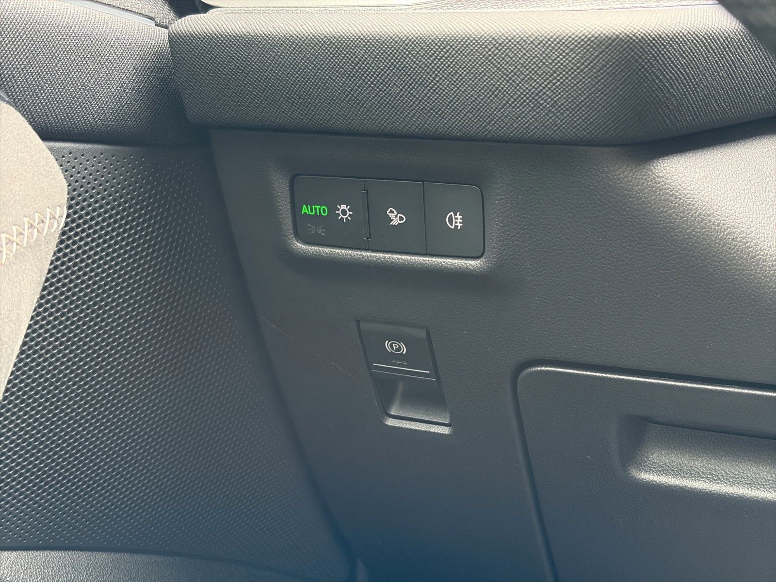 Fahrzeugabbildung SKODA Kodiaq 1.5 TSI Sportline*DSG*7-Sitzer*ViCo*SHZ*