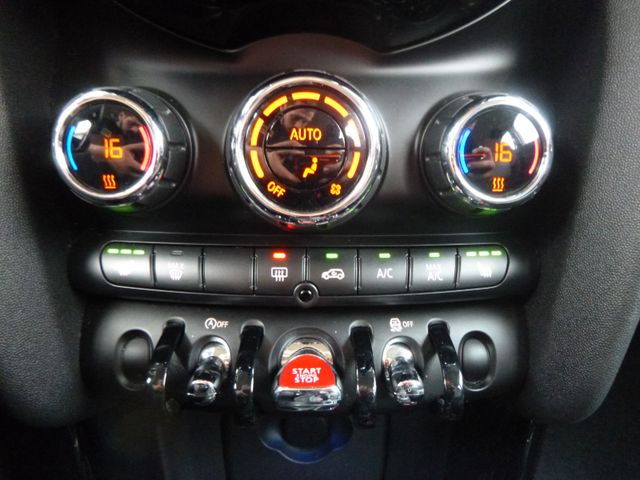 Fahrzeugabbildung MINI ONE 1,2 >Navi/Sitzheiz/PDC/Teil-Leder<