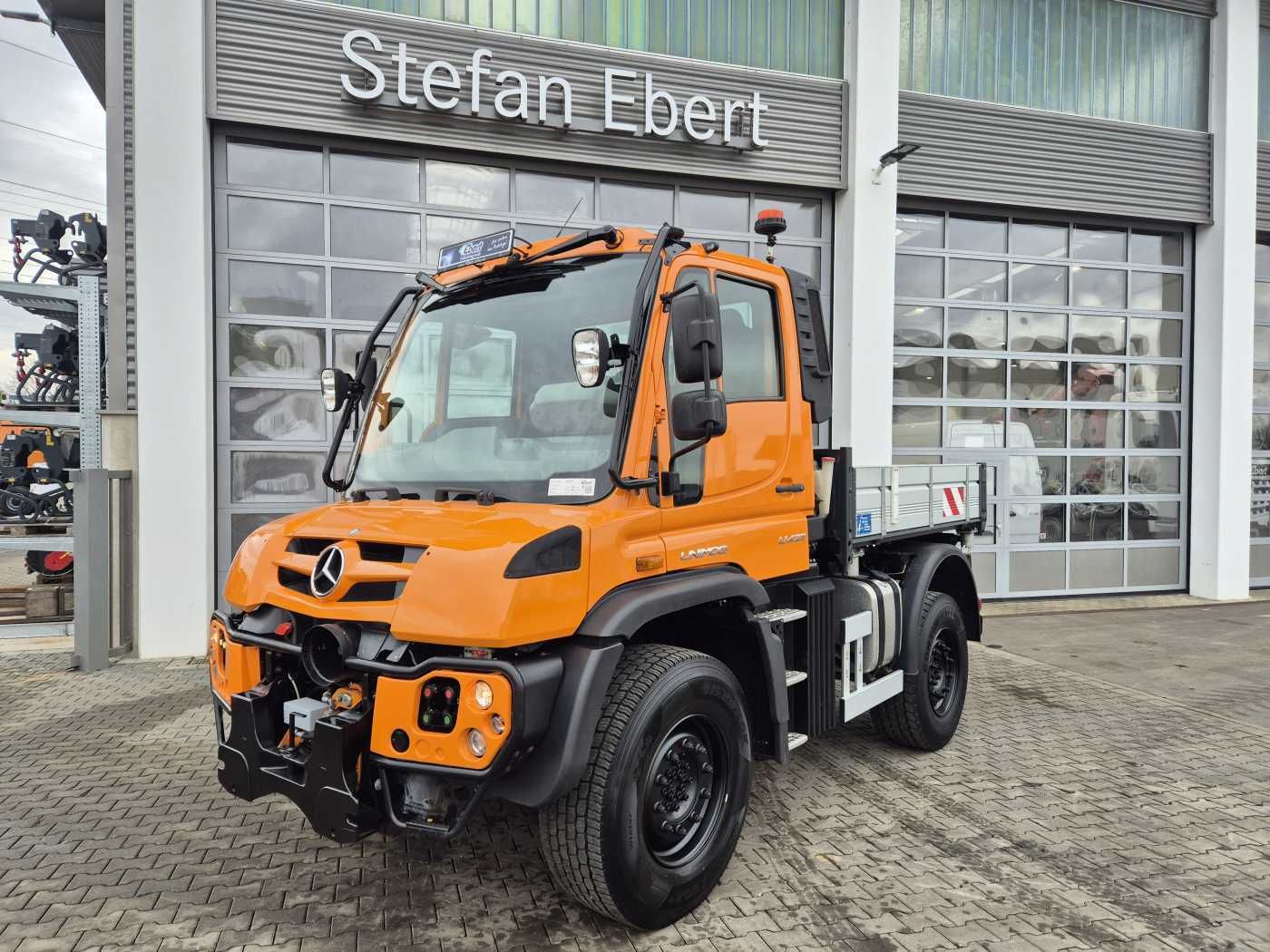 Fahrzeugabbildung Mercedes-Benz Unimog U423 4x4 Hydrostat Zapfwelle