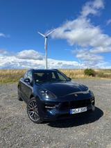 Porsche Macan | Nightblue | bi-color schwarz granatrot