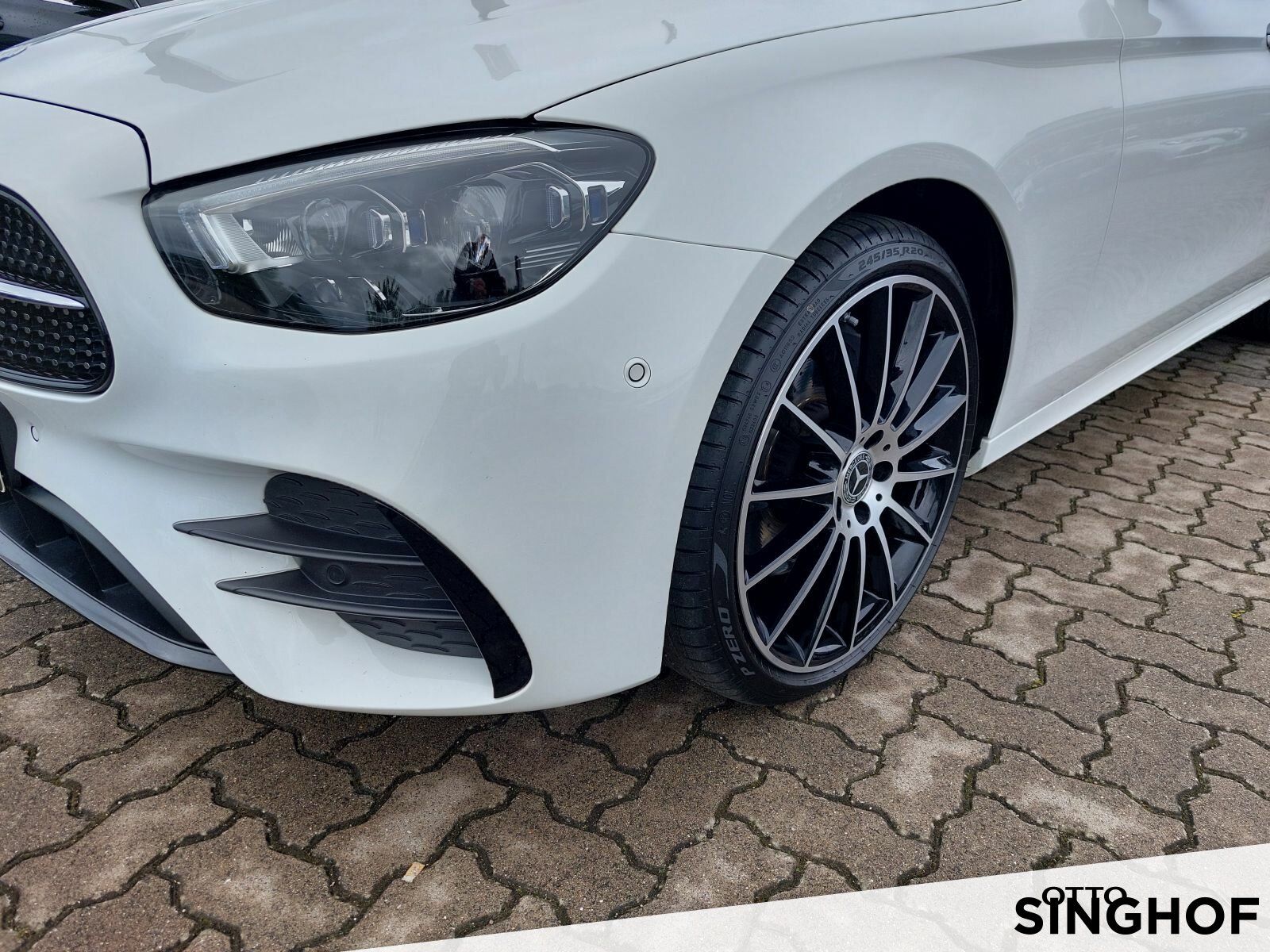 Fahrzeugabbildung Mercedes-Benz E 220 d T 4matic AMG Pano+AHK+Airmatic+dynam.LED