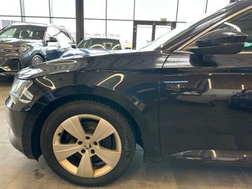 Skoda Superb Combi Style 4x4 *Shz*PDC*AHK*