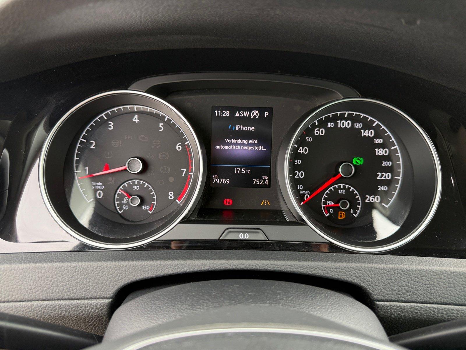 Volkswagen Golf VII Highline 1.4TSI DSG ACC DynLicht Klima