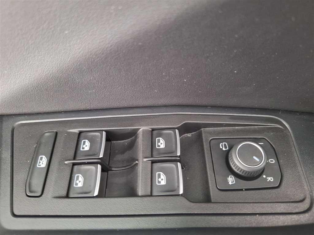 Volkswagen T-Roc R-Line 1.5 TSI DSG BusinessPremium IQ.Driv, миниатюра 15