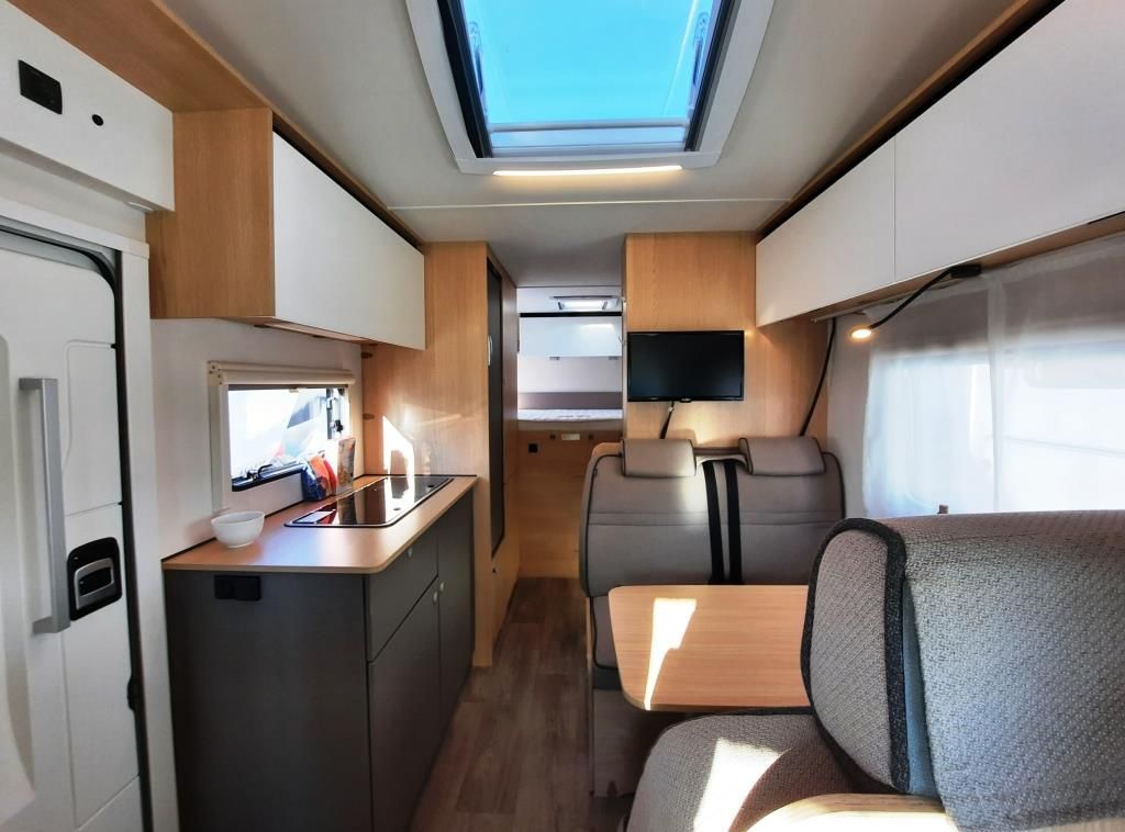 Fahrzeug Übersicht 6 Fahrzeugabbildung LMC Tourer A 690 G Verfüg./Sparen Sie 29.699,- €