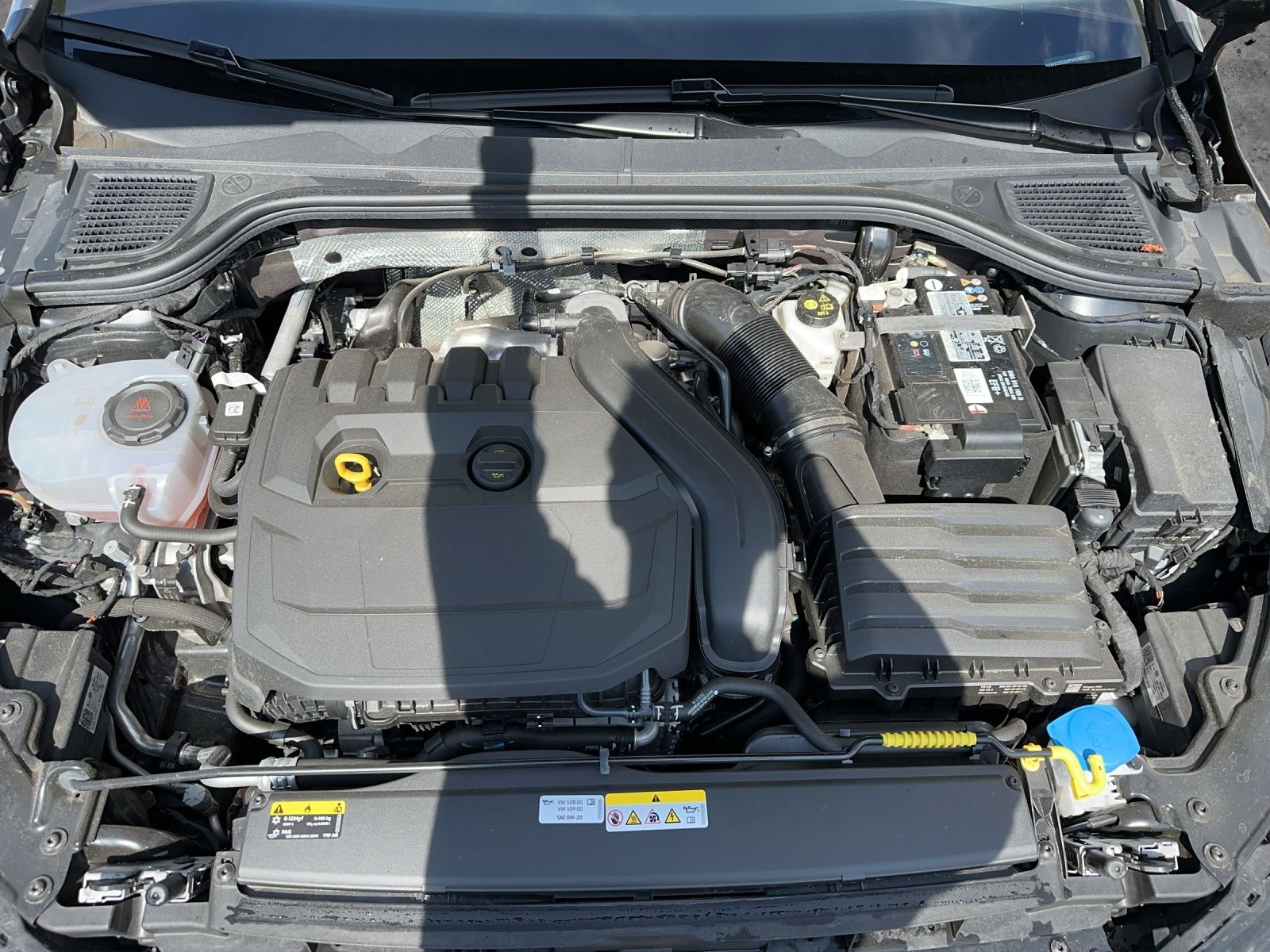 Fahrzeugabbildung Volkswagen Golf VIII Variant eTSI Active DSG NAVI LED AppCo