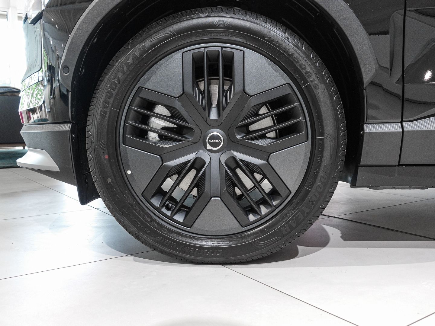 Volvo EX30 Cross Country 315 kW Twin Motor Performance imagem 3