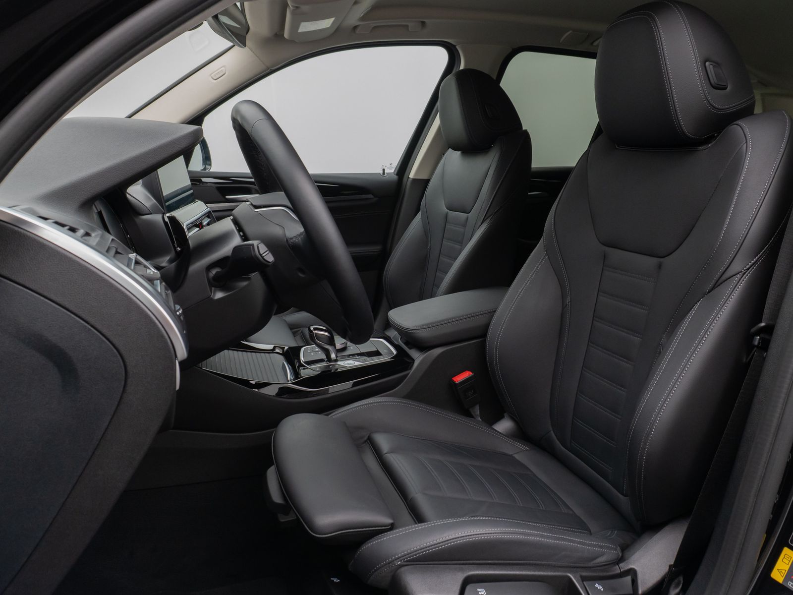 Fahrzeugabbildung BMW X3 xD30e Kamera HUD DAB HiFi AHK Sport 19Zoll