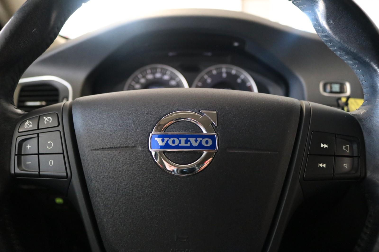 Volvo V60 2011 — photo 24