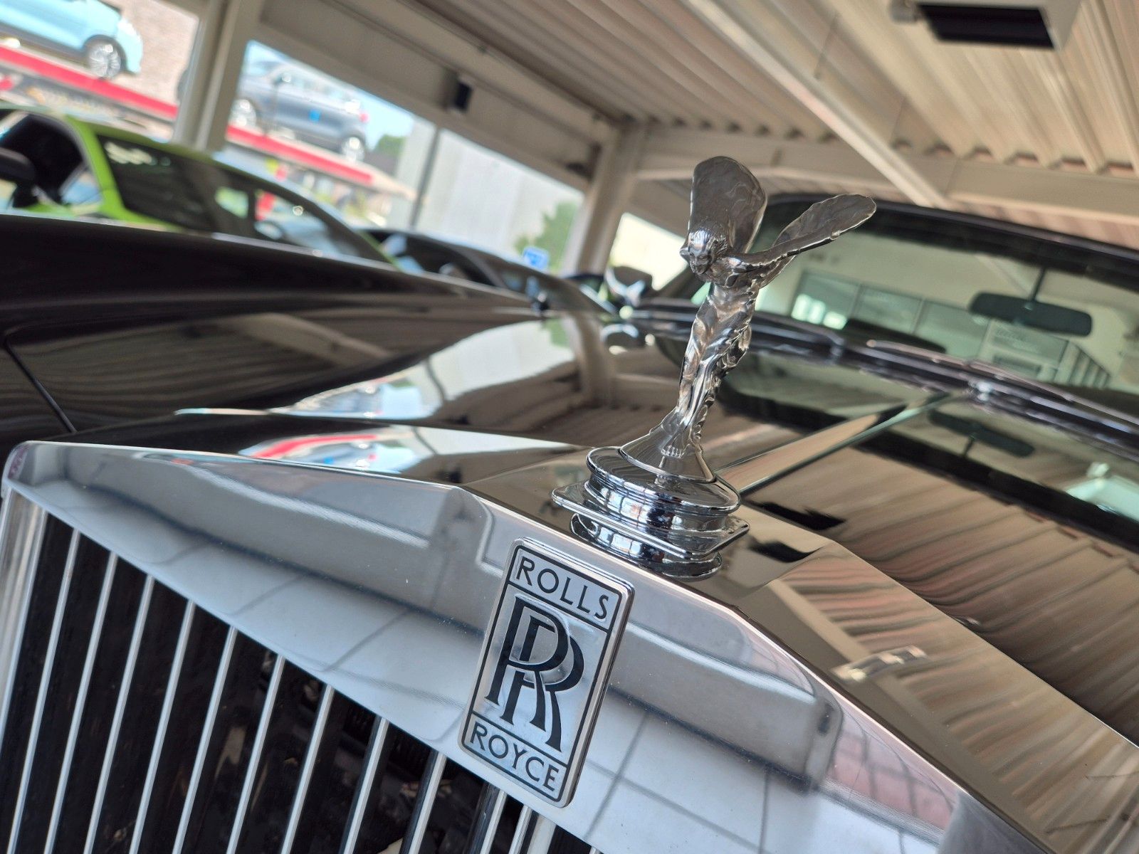Fahrzeugabbildung Rolls-Royce Corniche/Technisch umfassend revidiert+Historie