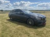 Mercedes-Benz E 43 AMG 4MATIC, HUD, Burm., Massage, GSD - gebrauchte Mercedes-Benz E 43 AMG aus dem Jahr 2017