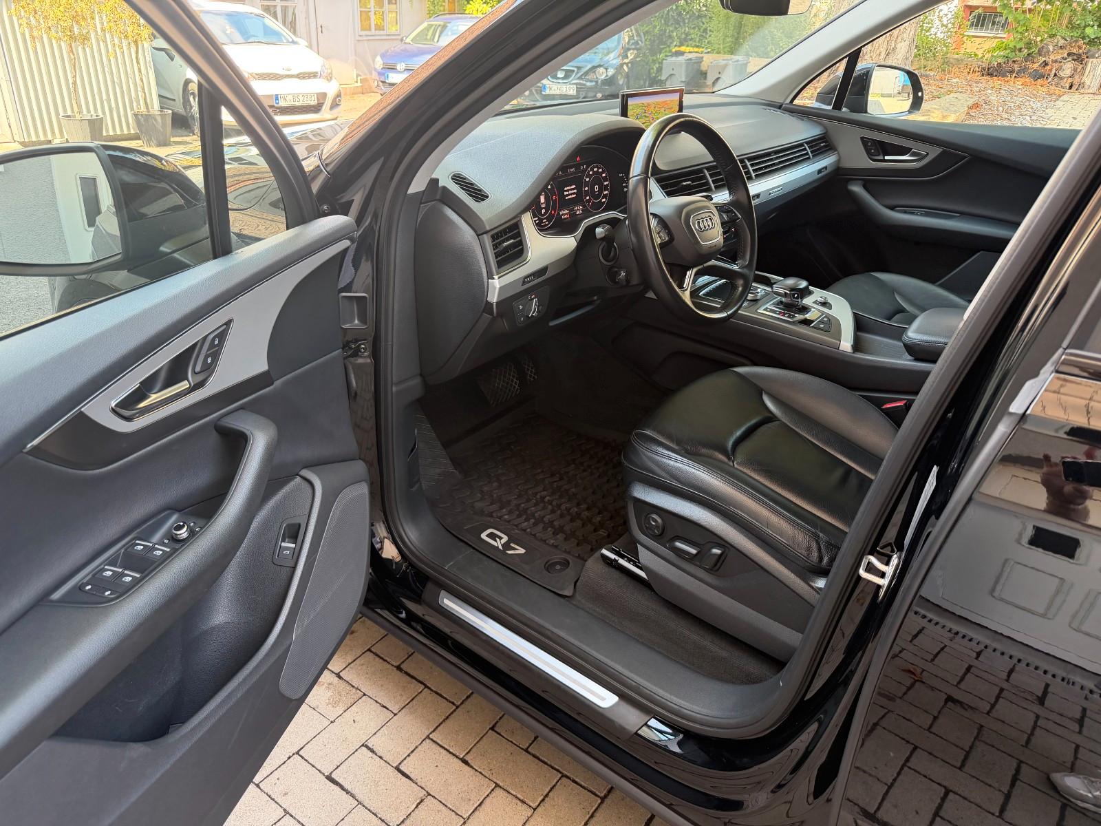 Audi Q7 3.0 TDI quattro 7 Sitzer LED Navi Leder Luft