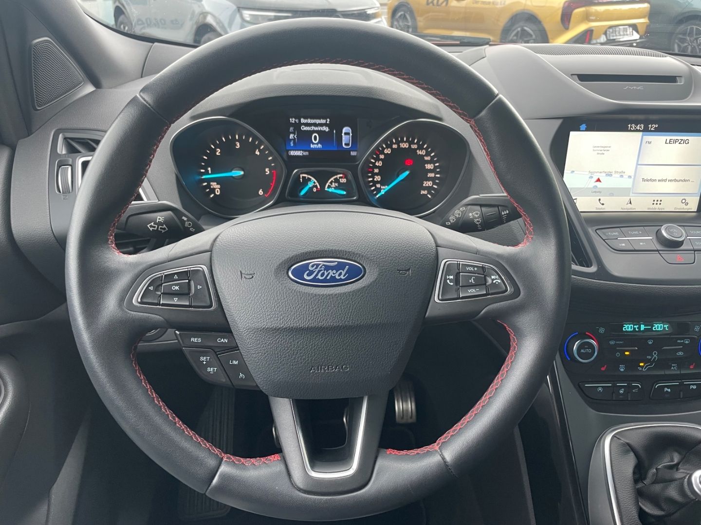 Fahrzeugabbildung Ford Kuga ST-Line elek Heckkl SHZ vo Lenkradhzg