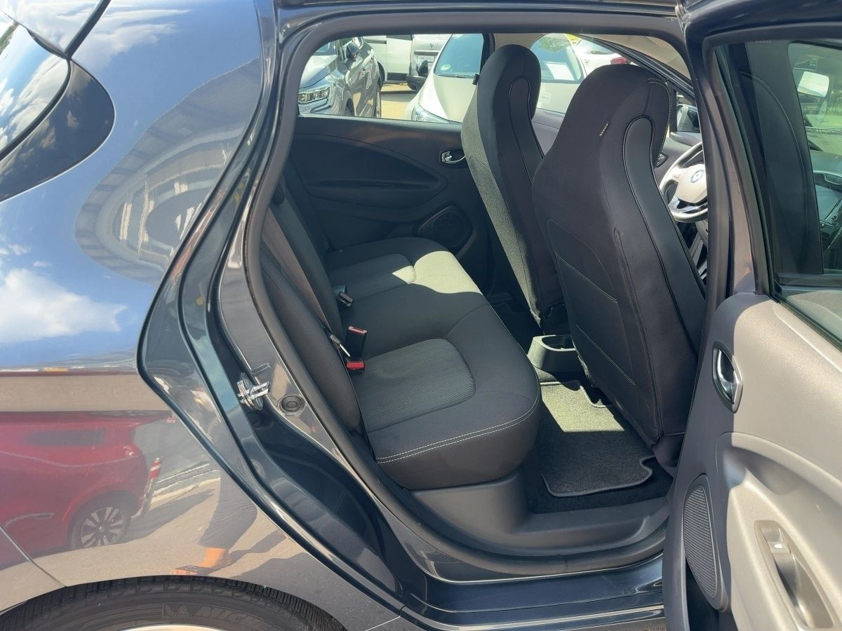 Fahrzeugabbildung Renault ZOE Life R110 Z.E 40 EPH (Batt.-miete)