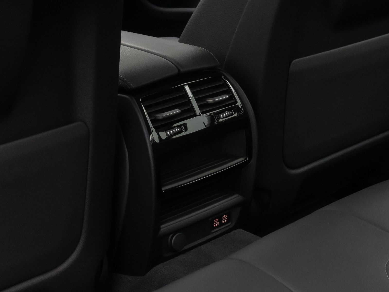 Fahrzeugabbildung BMW 530e Luxury Line ACC Laser 360° HUD DAB Sport