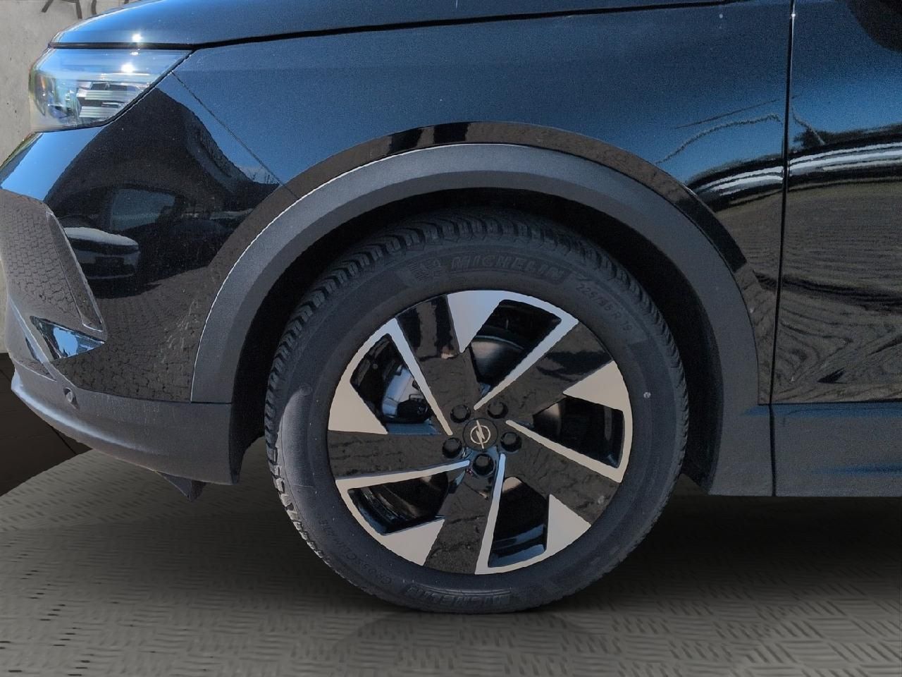 Fahrzeugabbildung Opel Grandland 1.2 48V Mild-Hybrid 100 kW GS