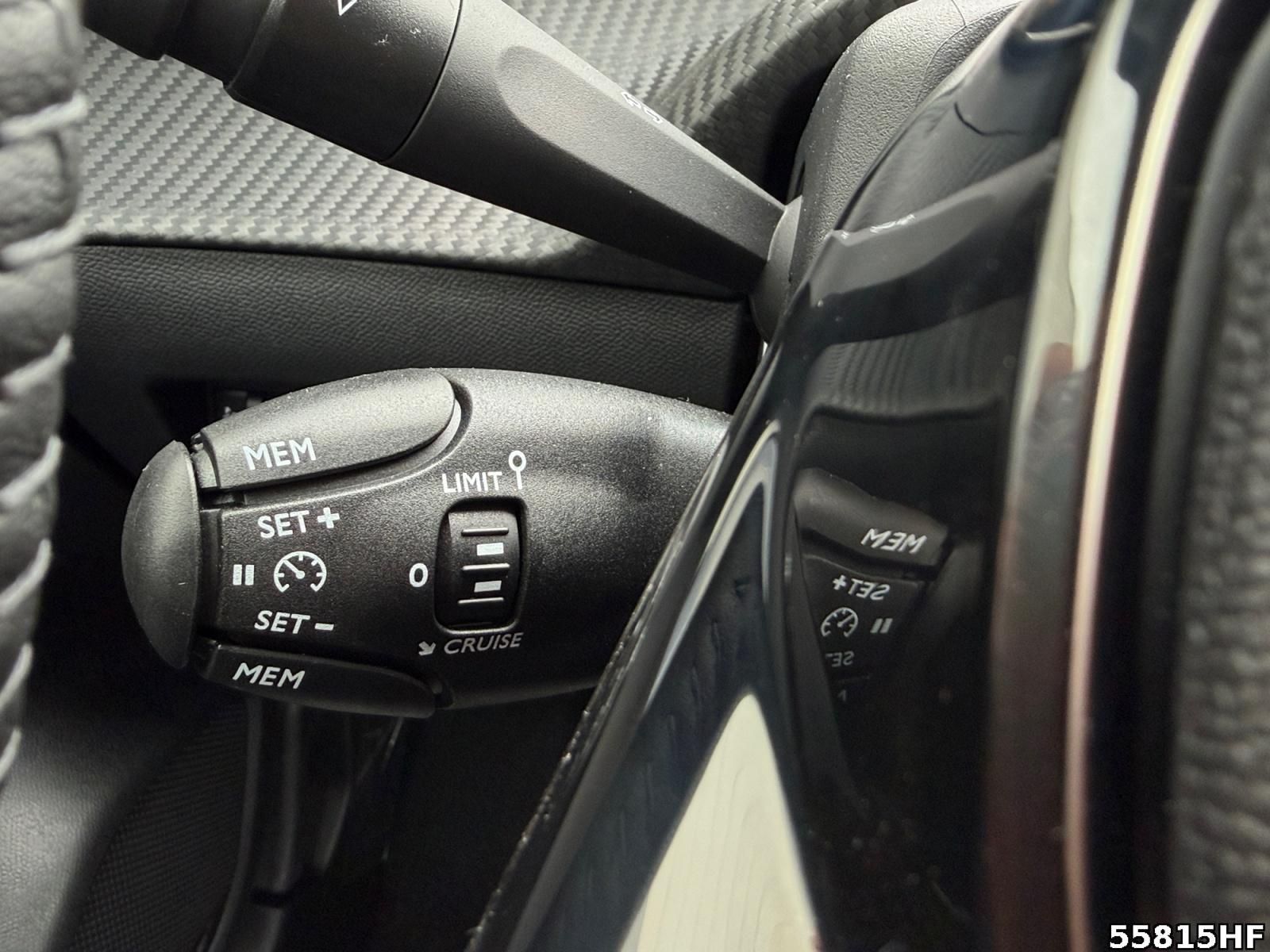 Fahrzeugabbildung Peugeot 208 Allure*Sitzheizung*TotWinkel*Rückfahrkamera