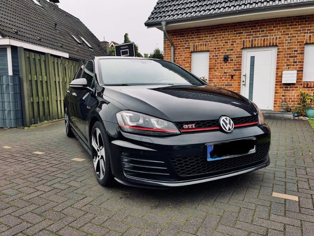 Volkswagen Golf 7 GTI Performance 230PS