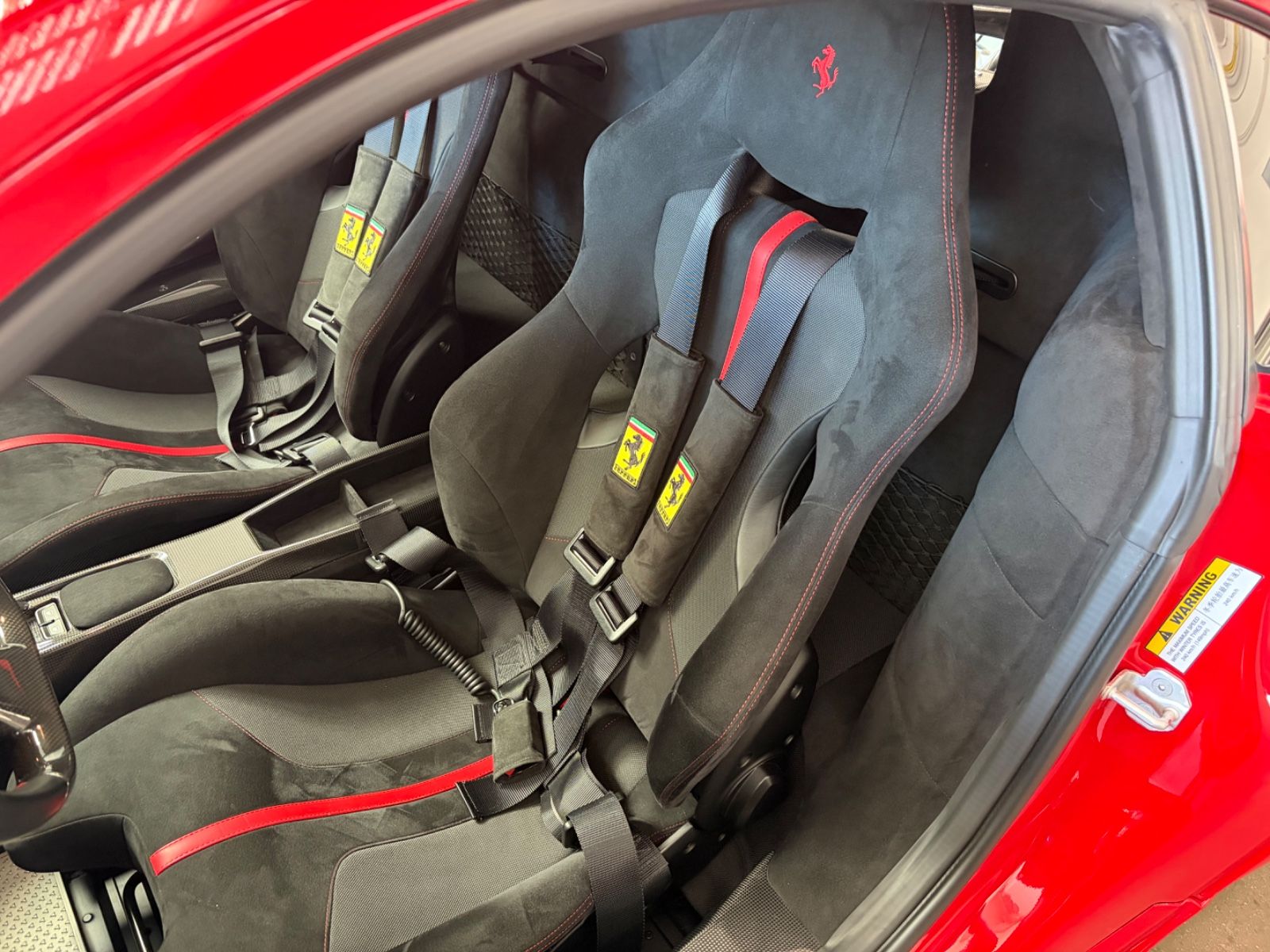 FERRARI 488 Pista 23