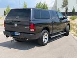 Dodge RAM 1500 Sport mit großer Gasanlage - : mit Gasanlage