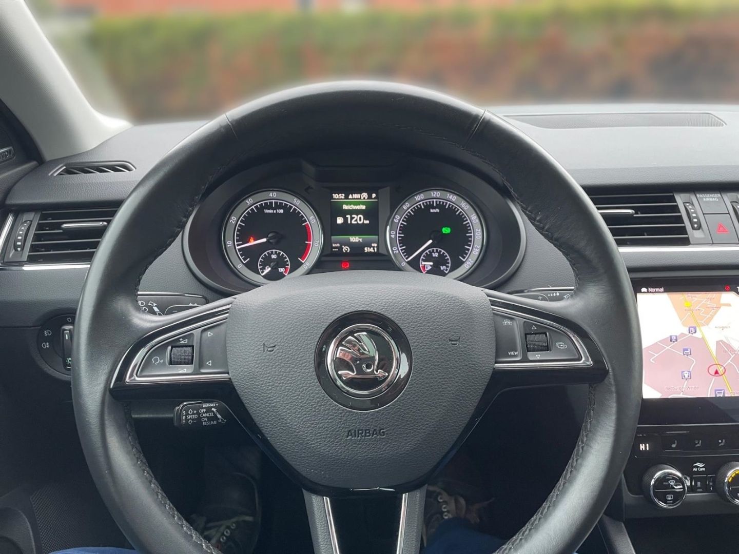 Fahrzeugabbildung SKODA Octavia 1.5 Combi Soleil Standheizung Panorama