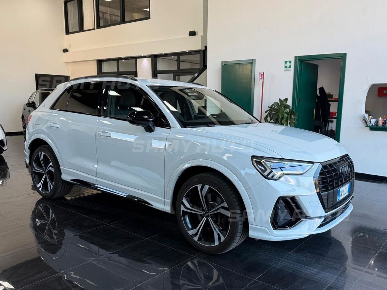 Audi Q3 SPB 45 TFSI e S tronic line edition imagem 2