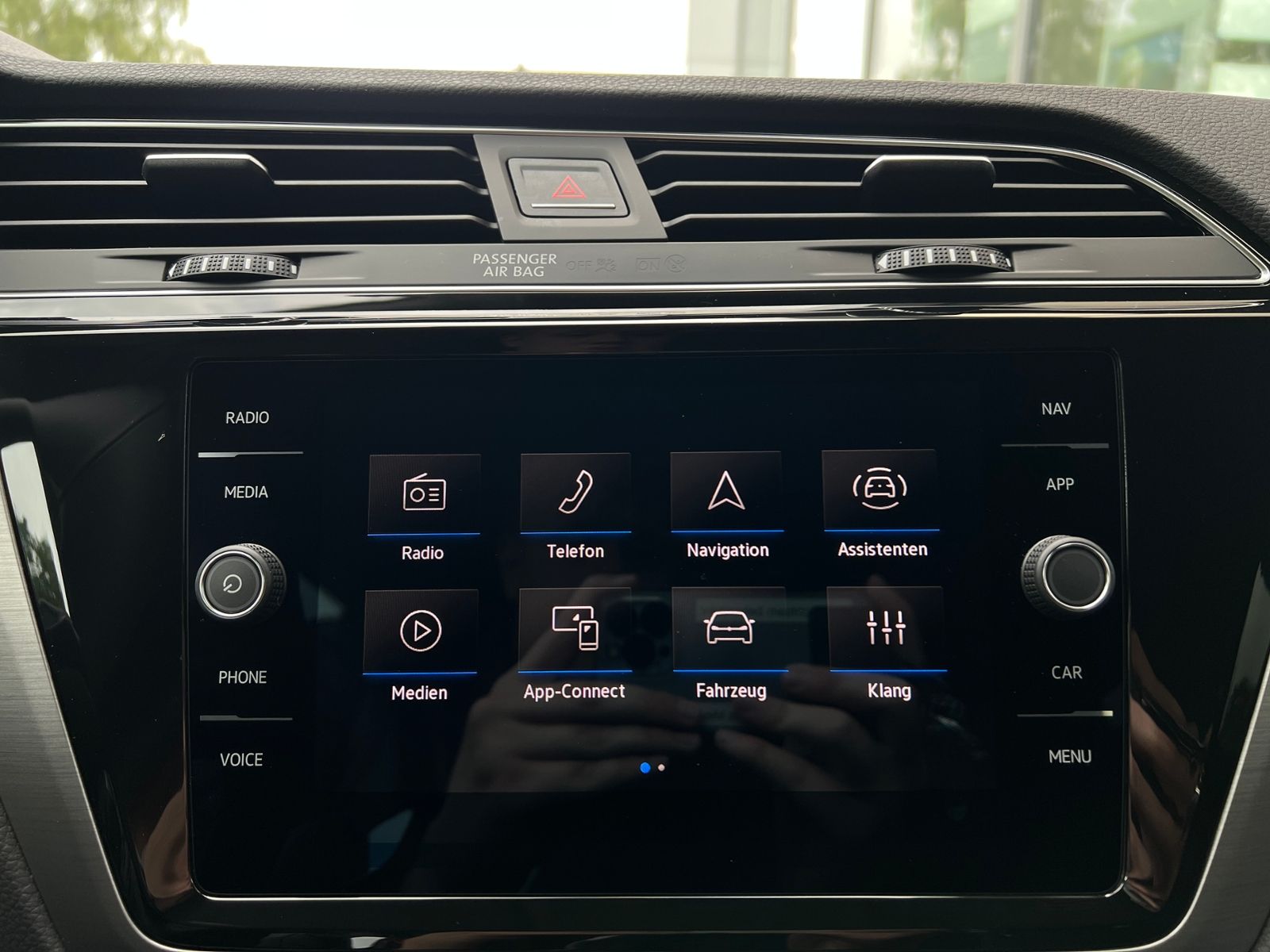 Fahrzeugabbildung Volkswagen Touran Comfortline 1.5 TSI DSG *LED, AHK, 7-Sitz