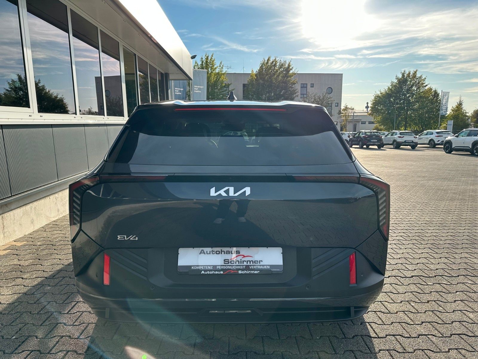 Fahrzeugabbildung Kia EV4 81 FWD EARTH UP TE WIC DWP SD