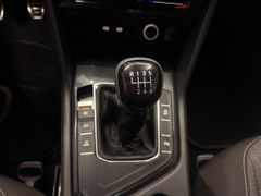 VW Tiguan ISOFIX LED KLIMAAUTO DAB LENK+SITZHZG