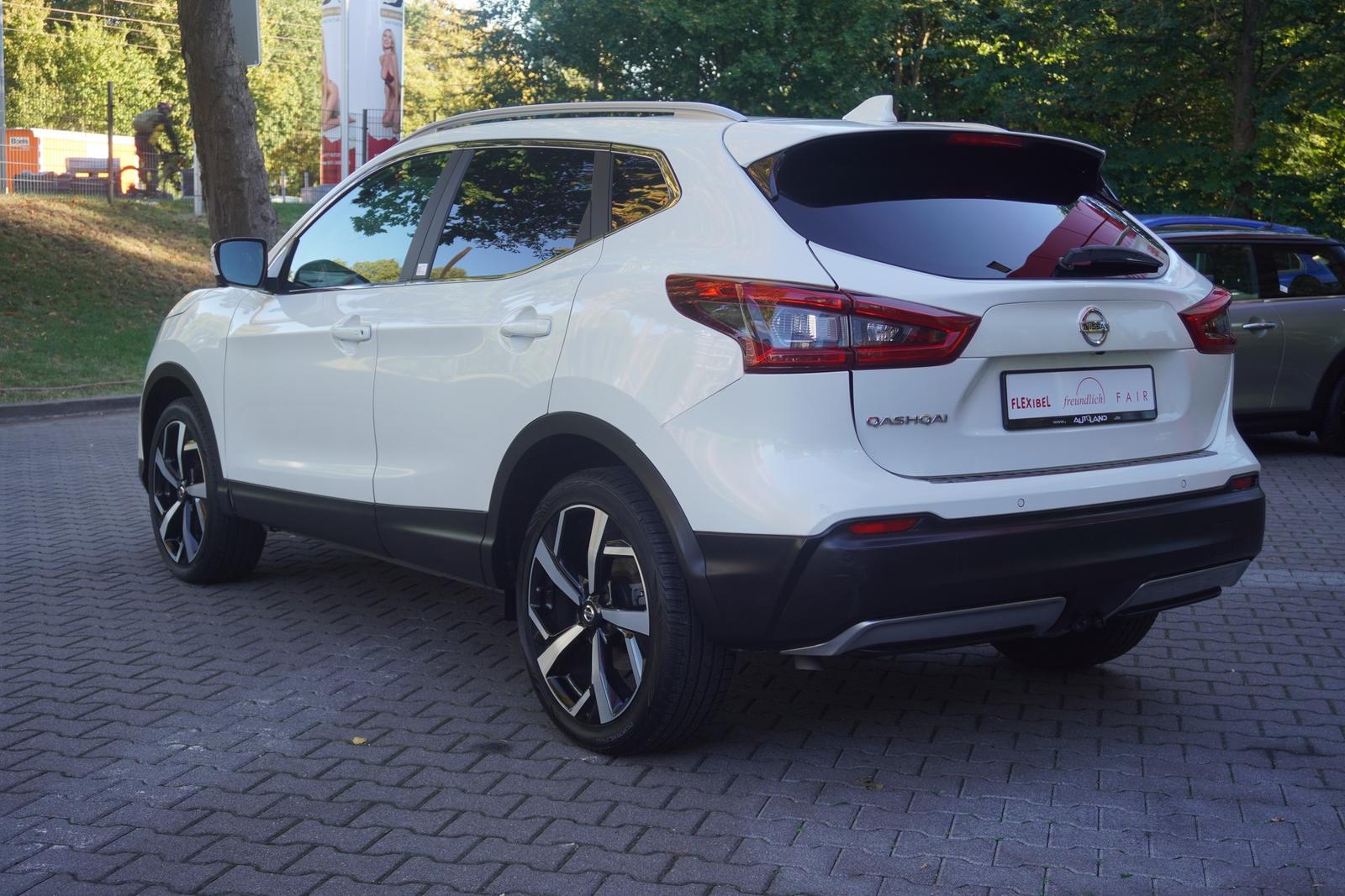 Nissan Qashqai 1.3 Tekna LED Navi Panorama 360° AHK