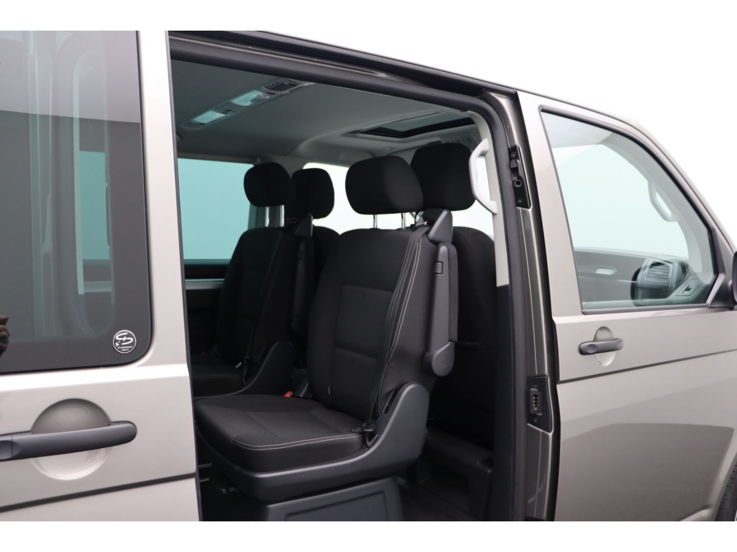 Fahrzeugabbildung Volkswagen T6.1 Multivan Trendline Pano Elektr. Schiebetür