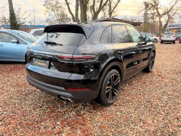 Porsche Cayenne - 4