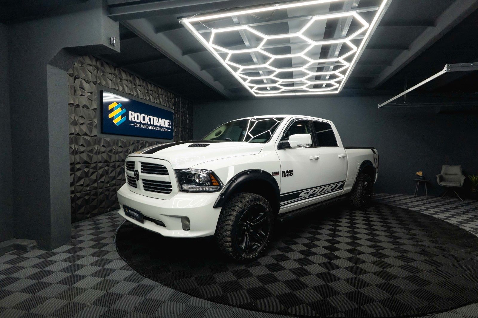 Fahrzeugabbildung Dodge RAM 5.7 V8 HEMI 4x4 Offroad Sport  LONGBED *LPG*
